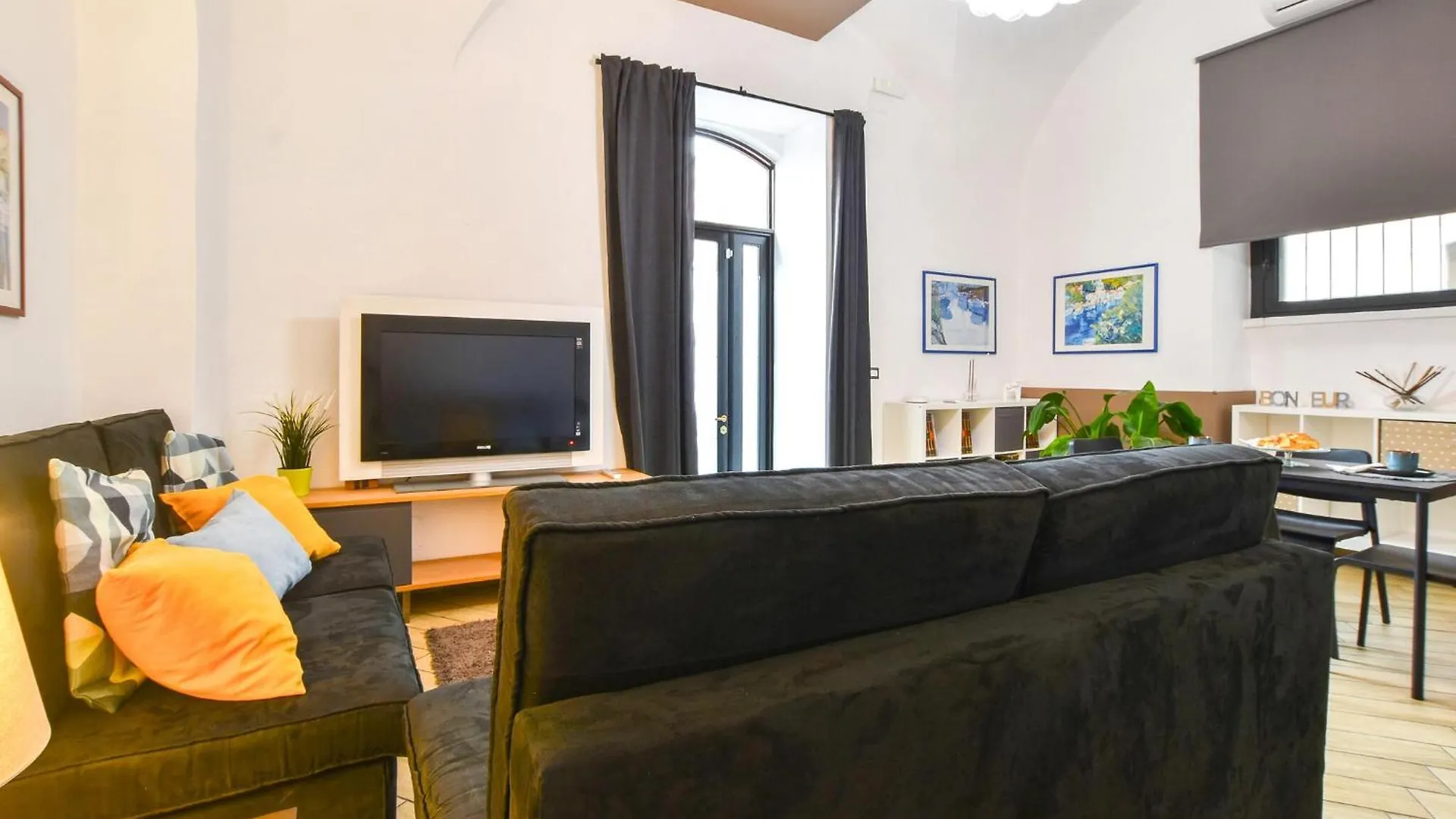 1 Bedroom Gorgeous Home In Catania Italy